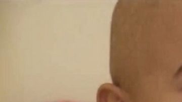 La pequeña Zainab Mughal necesita una transfusión de sangre.