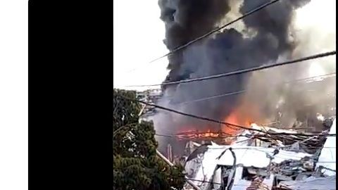 Incendio en el centro de Santo Domingo