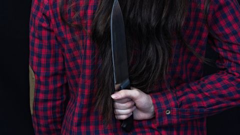 Le cortó el pene a su acosador