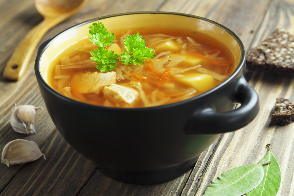 Cómo cocinar una sopa de repollo para bajar de peso - La Opinión