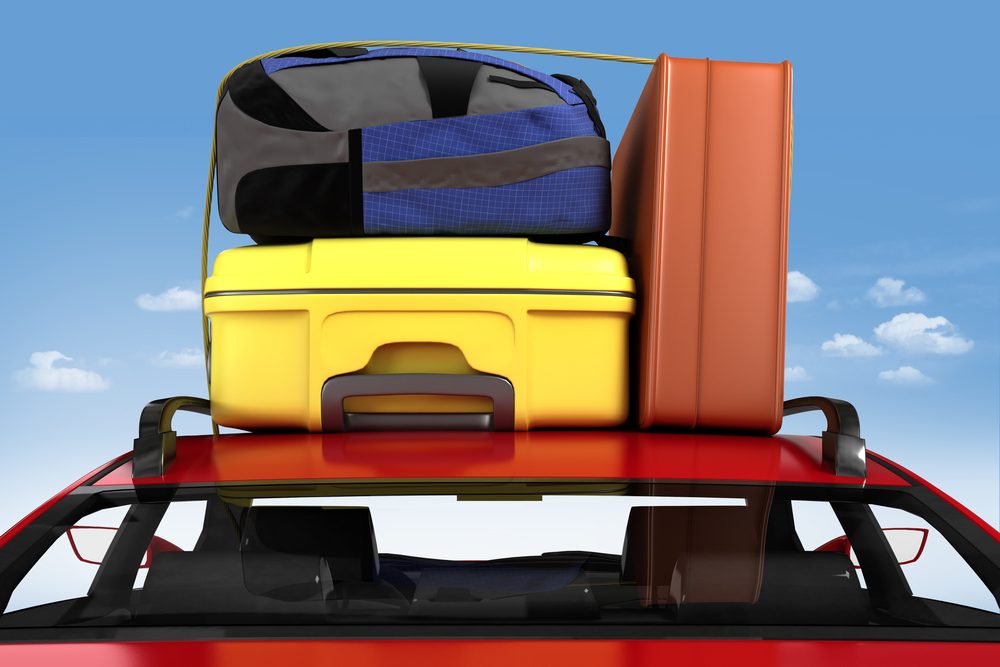 Cómo amarrar equipaje en el techo de tu auto de forma fácil y práctica? -  La Opinión