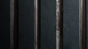 Demanda cárcel por aumentar de peso