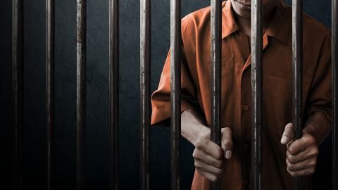 Demanda cárcel por aumentar de peso