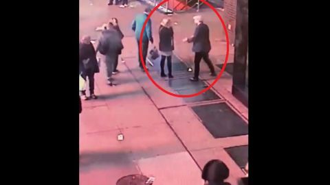 El momento fue captado por cámaras.