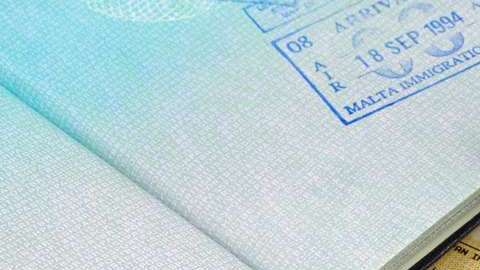 La visa H2-B permite que personas extranjeras viajen a EEUU contratadas por empleadores locales.