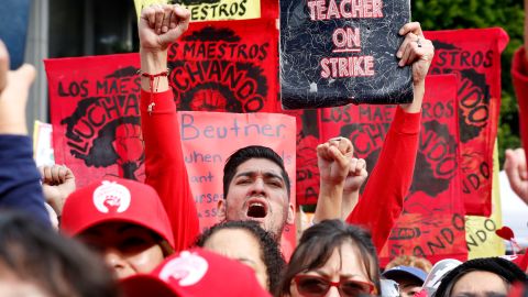 Maestros se lanzan a las calles en su quinto día de huelga, / foto: Aurelia Ventura.