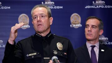 01/28/19 /LOS ANGELES/LAPD Chief Michel Moore joined by Mayor Eric Garcetti hold the annual end of the year news conference to update crime statistics and initiatives throughout the city.  (Aurelia Ventura/La Opinion)