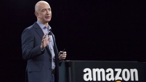 Jeff Bezos es el hombre más rico del mundo.