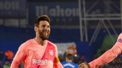 Messi y Suárez celebran el triunfo del FC Barcelona ante el Getafe.