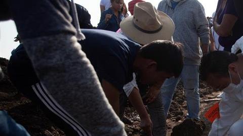 Siguen recuperando restos tras la explosión en Tlahuelilpan.
