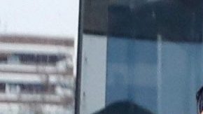 Cristiano Ronaldo sonríe a su salida de los juzgados en Madrid.