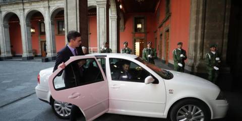 El Jetta blanco de AMLO no tiene blindaje