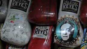 Alberto Reyes, hijo de Cleto Reyes fundador de los icónicos guantes de boxeo 100 % mexicanos.