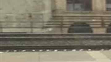Mohanad Elshieky tomó una foto de los agentes alejándose del bus en que viajaba