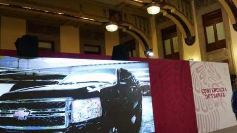 AMLO anunció la venta de camionetas blindadas.