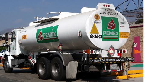 Pipas de Pemex.