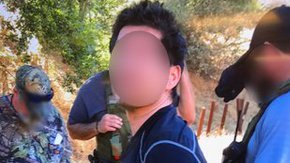 Anthony Rauda al momento de ser detenido. (@KTLA)