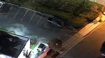 Imagen del lugar del tiroteo. (@NBCLA)