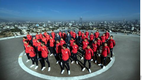 Chivas de Guadalajara se tomó la foto oficial desde el helipuerto de un hotel