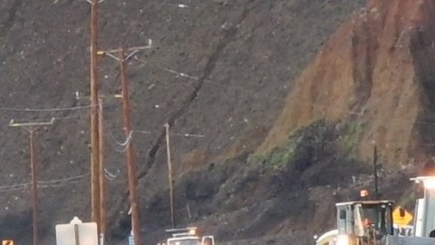 El cierre parcial de PCH en ambas direcciones se extiende hasta este martes.