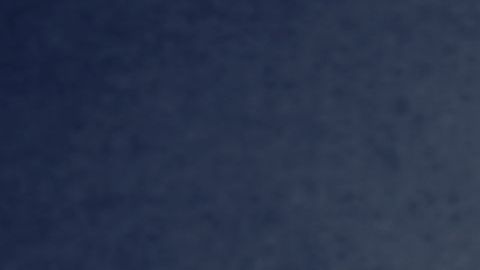 Los hombres suelen llegar al límite de su crédito más frecuentemente que las mujeres./Shutterstock