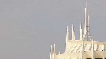 La popular atracción permanecía cerrada este jueves después de que in hombre se salió de su asiento en medio del recorrido de la montaña rusa. (@ABC7)