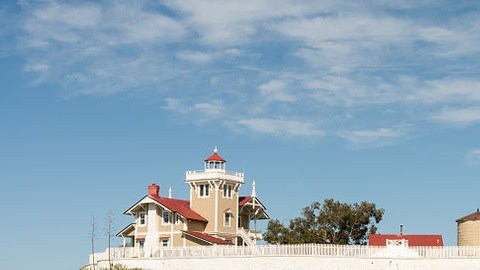 East brother Light Station está ubicada en la Bahía de San Pablo en el norte de California.