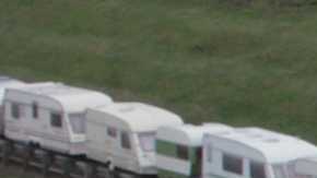 Remolcó 15 caravanas, o casas remolque, para demostrar su poder