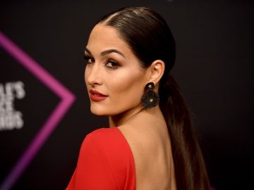 Nikki Bella se retiró de los cuadriláteros.