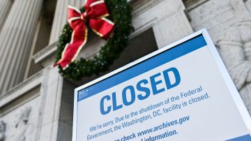 Los Archivos Nacionales fue uno de los muchos servicios afectados por el cierre de Gobierno que comenzó el 22 de diciembre. /ANDREW CABALLERO-REYNOLDS / AFP/Getty Images.