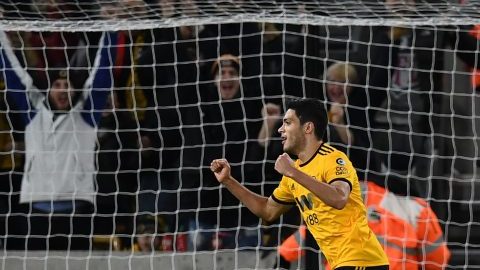 El mexicano Raúl Jiménez dio la victoria en Copa al Wolverhampton Wanderers.