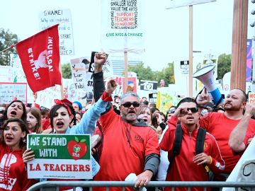 La intervención del alcalde de Los Ángeles, Eric Garcetti, ayudó a poner fin a la huelga de seis días, en la que participaron más de 30.000 maestros.