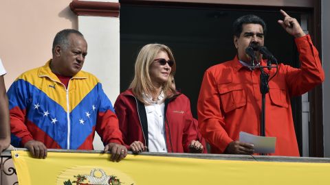 Maduro y Cabello frente a sus simpatizantes.