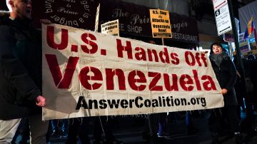 Activistas se han reunido en New York, Washington y San Francisco a favor del gobierno de Maduro y en oposición a intervención estadounidense en la política Latinoamericana.
