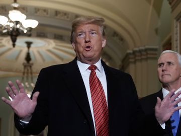 Trump realizó estas declaraciones antes de participar en un almuerzo con congresistas del partido republicano, y sostener más tarde un encuentro con jefes de la oposición demócrata en la Casa Blanca para tratar de desbloquear la situación.