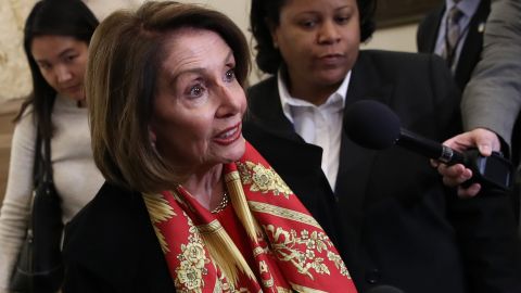 La presidenta de la Cámara Baja, Nancy Pelosi, anunció hoy que no considerará adoptar una "resolución" para autorizar el discurso sobre el Estado de la Unión "hasta que el Gobierno sea abierto".