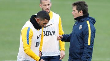 Carlos Tevez afirma que cuando era técnico de Boca Juniors Guillermo Barros Schelotto le faltó al respeto.