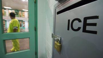 El problema es peor para los que están en prisiones de ICE.