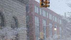 Algunos turistas sueñan con una nevada en Nueva York y otros rezan por lo contrario