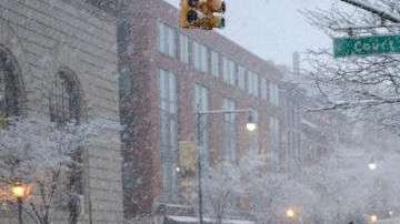 Algunos turistas sueñan con una nevada en Nueva York y otros rezan por lo contrario