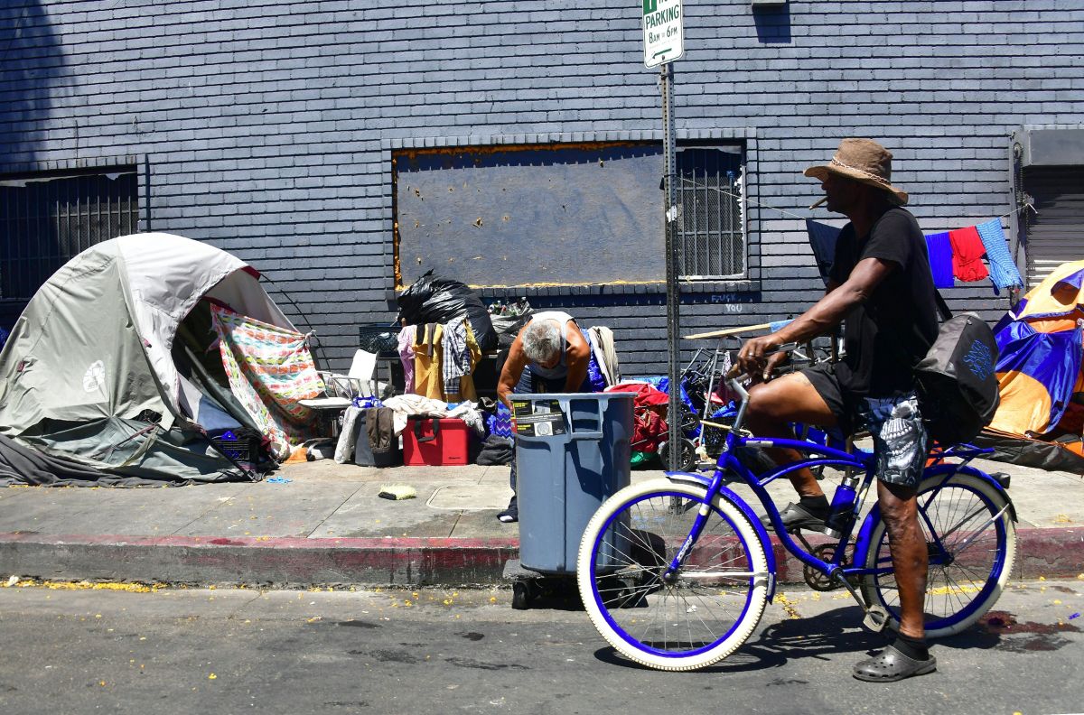 Hay miles de personas sin hogar en las calles de L.A.