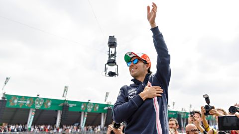 Sergio Pérez fue el invitado especial en el juego entre Venados de Yucatán y Charros de Jalisco