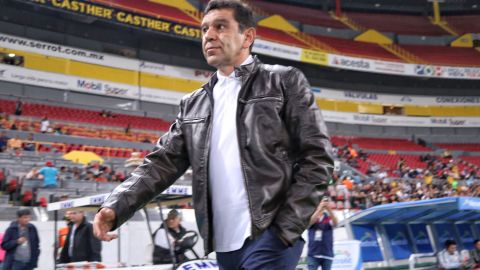 David Patiño cumplirá este sábado 50 partidos como técnico de los Pumas