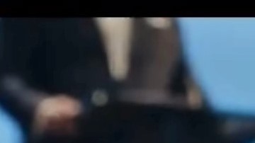 Imagen del comercial con el que la NFL festeja sus 100 años de vida.