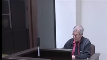 Le pide matrimonio a su novia que lo apuñaló en pleno jucio