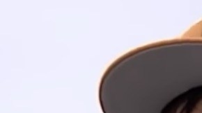 Un hombre sin hogar ayuda a un jugador de la NFL.