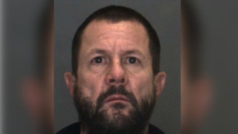 Christopher Leo Foster daba clases en la secundaria Silverado de Victorville. (Policia de Victorville)