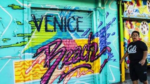 El procurador de Los Angeles dice que el propietario del edificio desalojo a residents para rentar las unidades a turistas. @LACityAttorney