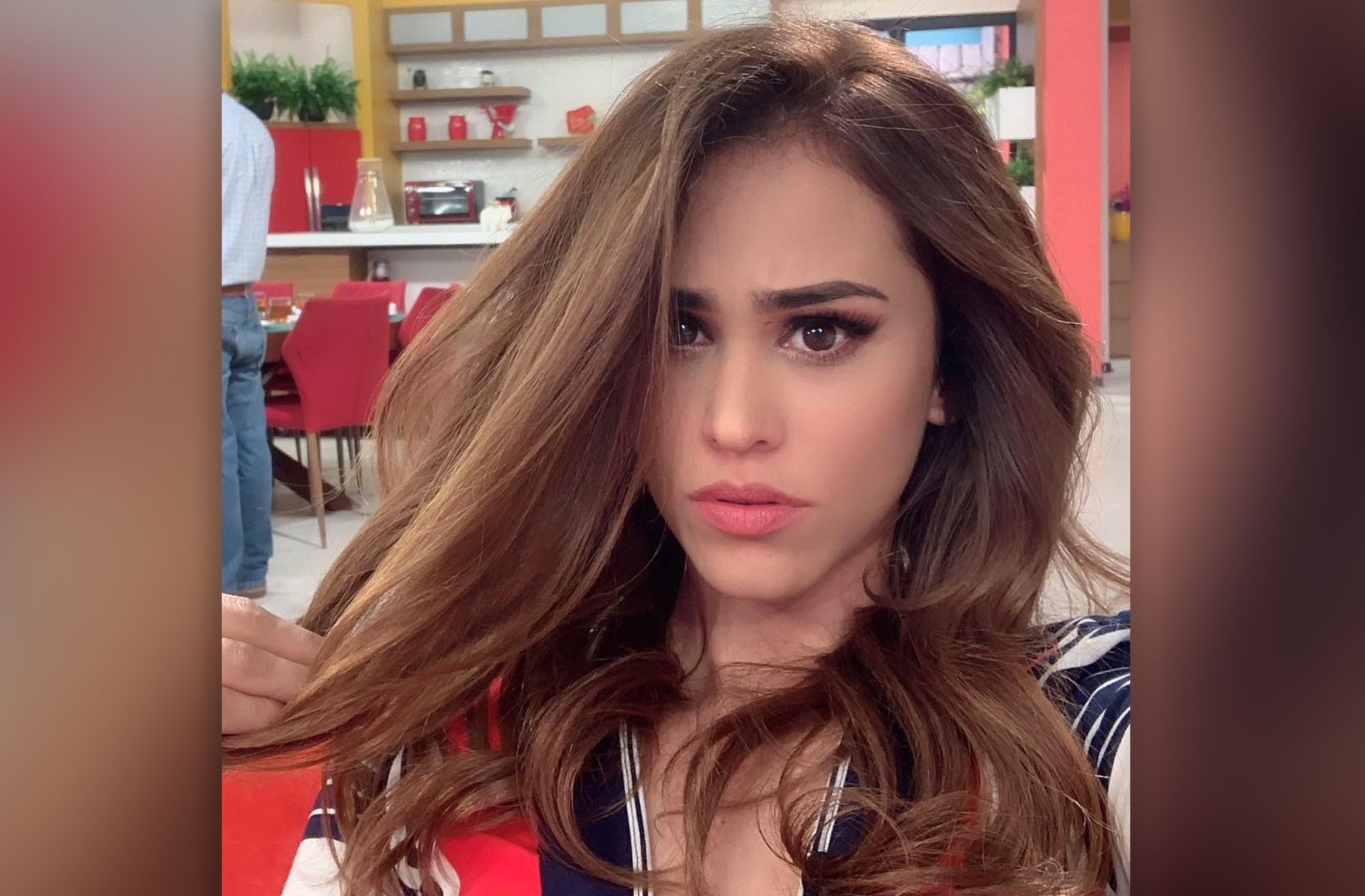 El video ardiente de Yanet García, la chica del clima, presumiendo su  retaguardia en la intimidad de su habitación - La Opinión