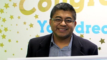 zxg8q-chef-hits-lottery-feeds-homeless-1